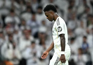 Vinícius Jr. Booed at the Bernabéu: A Silent Response That Spoke Volumes